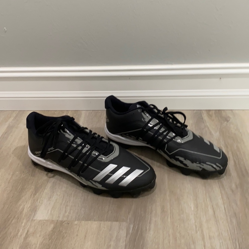 🔥🔥 Near Mint Men’s Adidas Baseball cleats!